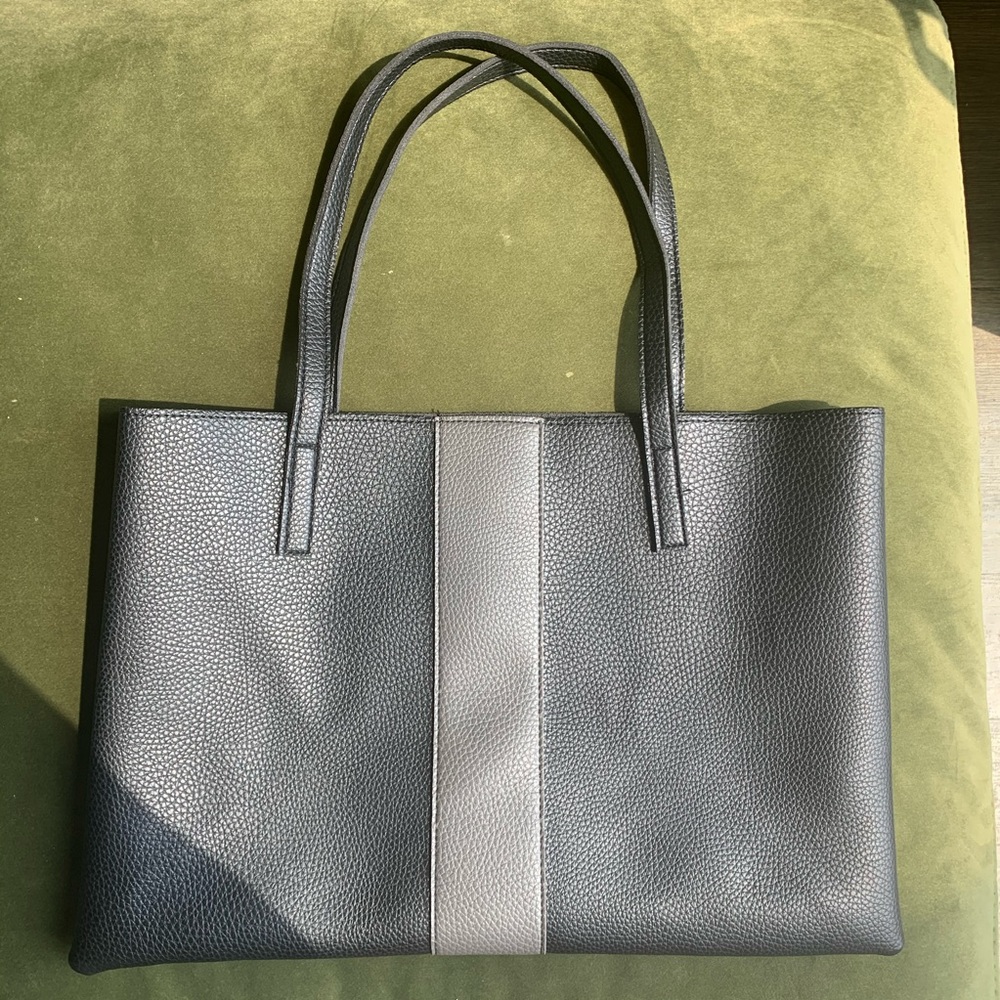 VINCE CAMUTO black tote